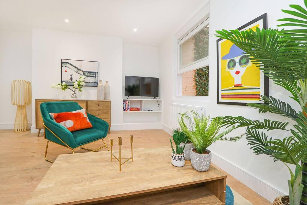 The London Secret, 1 Bed Flat With Patio - Zone 2 Lägenhet Exteriör bild